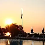 Club Helios Hotel 3*
