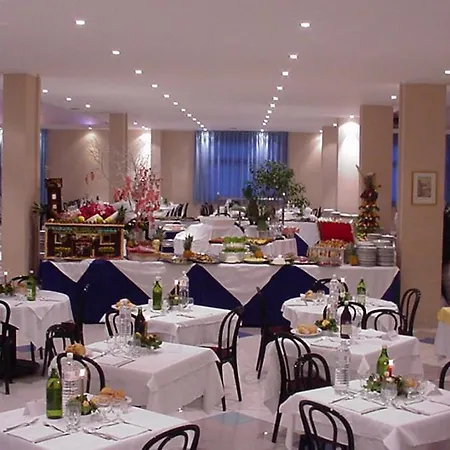 Club Helios Hotell 3*