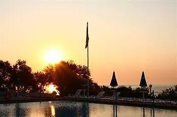 Club Helios Hotell 3*